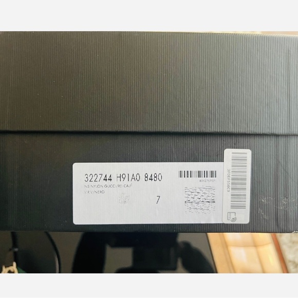 GUCCI
Leather sandals(UNISEX)
7 US
Never worn - Picture 3 of 6